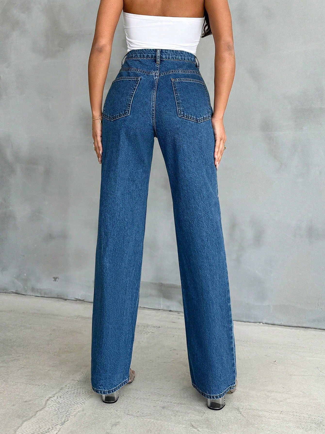 STRAIGHT LEG JEANS