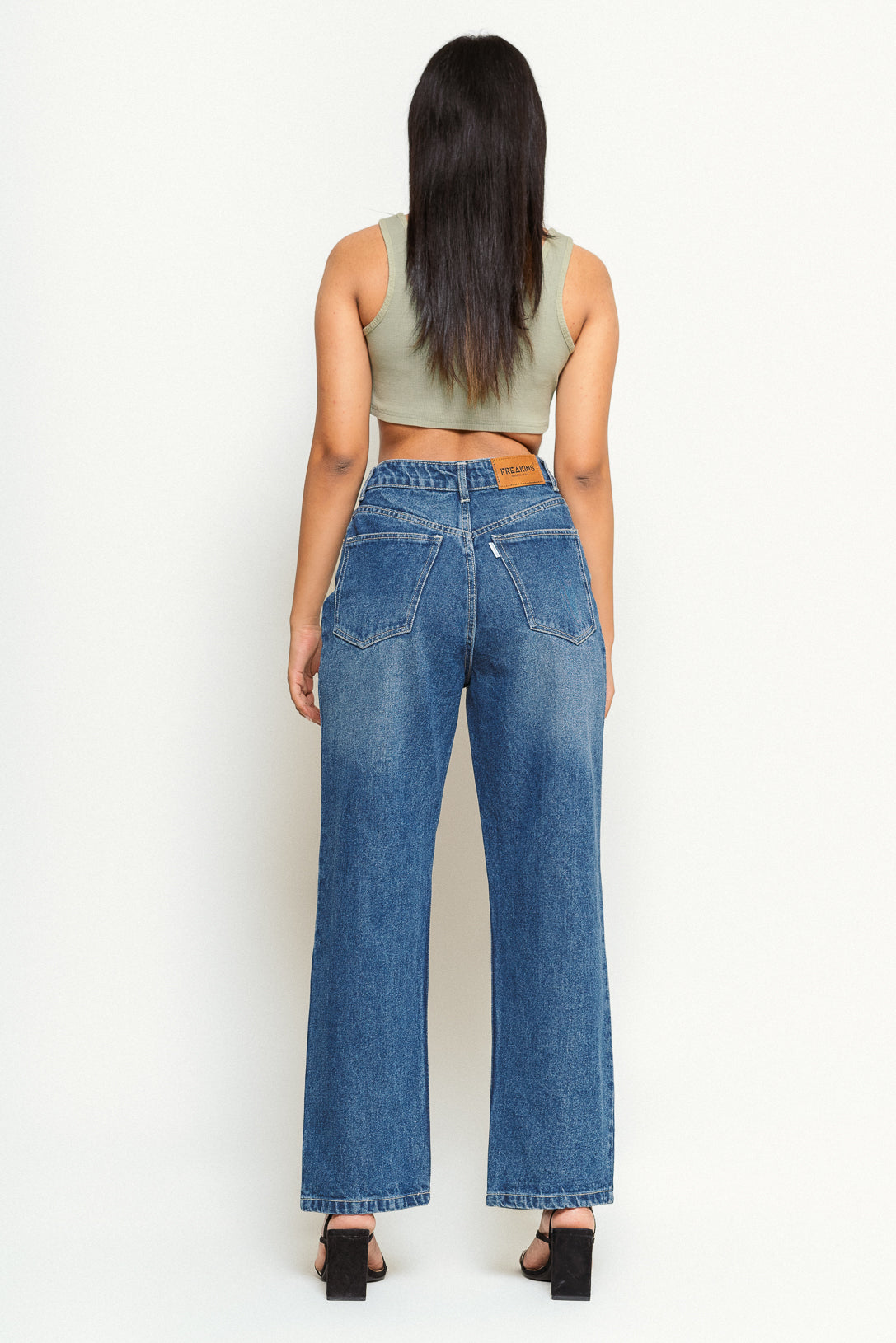 Modish Blue Women's Straight Jeans
